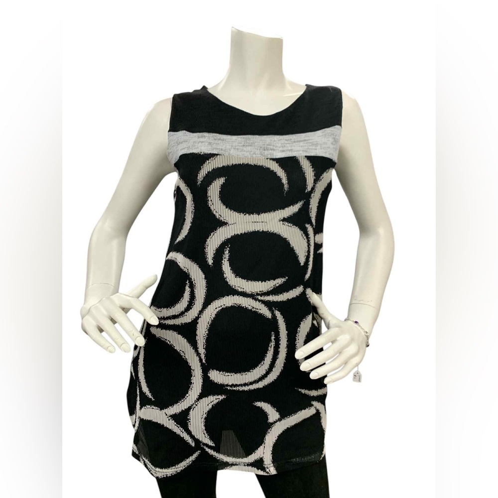 Ness Chic Black and White Sleeveless Top with Circular Design Size S